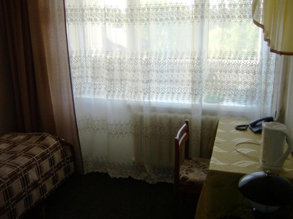 Hotel Profspilkovyi Lutsʼk Exteriör bild