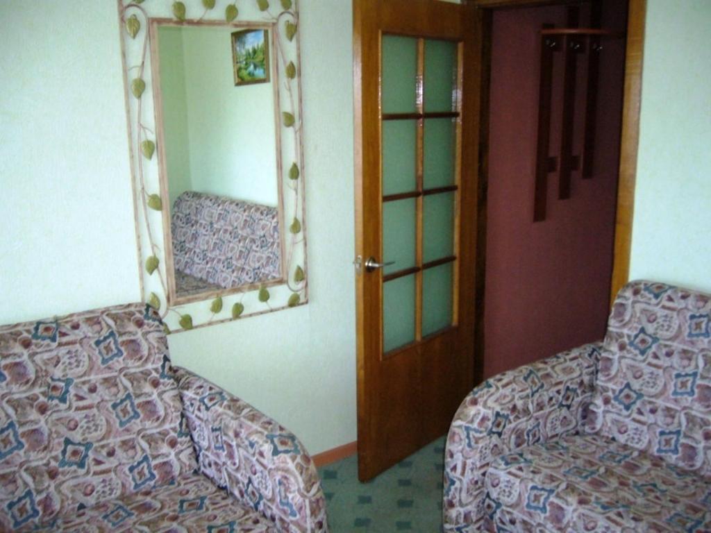 Hotel Profspilkovyi Lutsʼk Exteriör bild