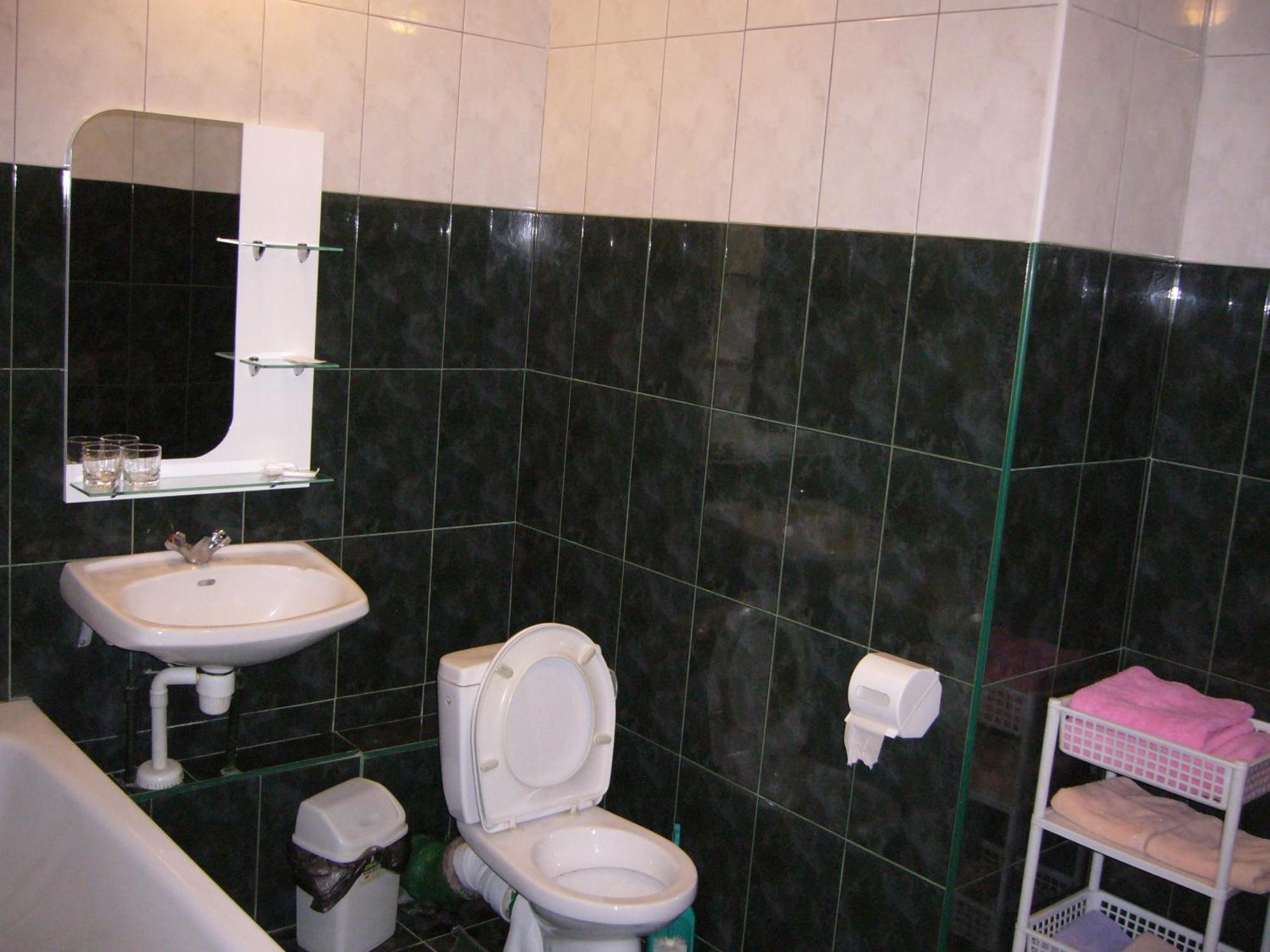 Hotel Profspilkovyi Lutsʼk Exteriör bild